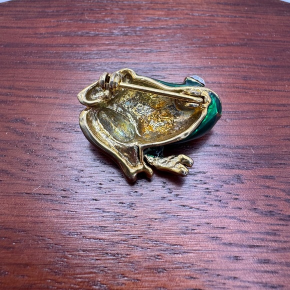 Vintage enamel and Swarovski crystal frog brooch. Unsigned. - Picture 6 of 10